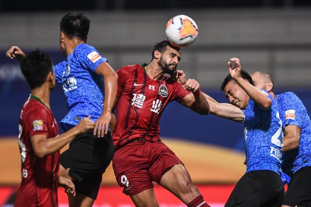 奥尼尔现场观看中国女篮比赛 与老友姚明重逢