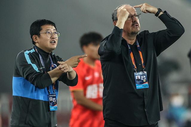 王哲林35+16上海胜同曦 贺希宁31分深圳胜北控